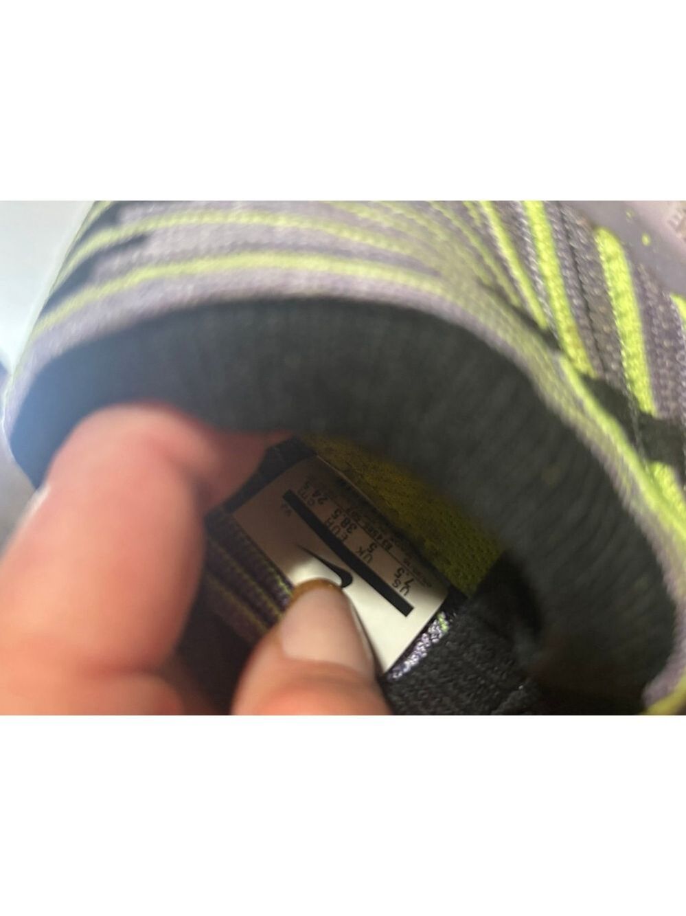 Nike shoe - Picture 5 of 5